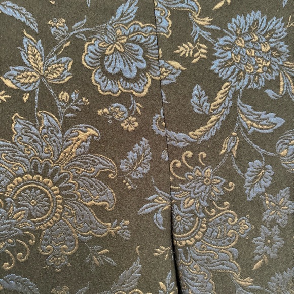 Floral Patterned Pants - Picture 3 of 4